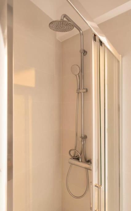 Bright & Airy 2Bd Apt Close To National Garden Афины Экстерьер фото